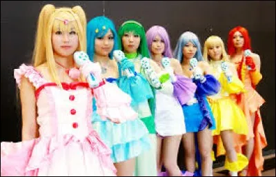 Qui sont ces jeunes filles en cosplay ?