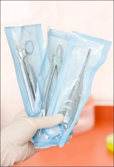 Quel chirurgien anglais est aussi père de l'asepsie moderne ?