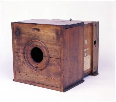 Qui a déposé plus de 170 brevets, essentiellement dans le domaine de la photographie?