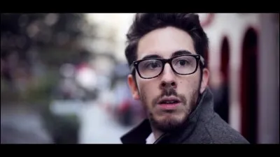 Vrai ou faux ? "Le doigt" est une vidéo de Kemar.