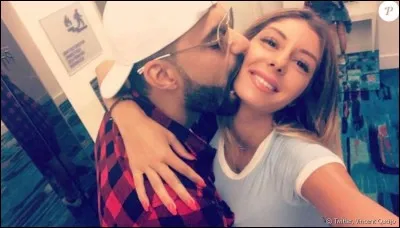 Avec qui Sarah est-elle en couple ?