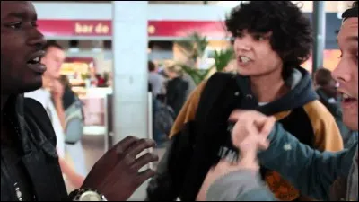 Quel membre du groupe est parti en premier ?