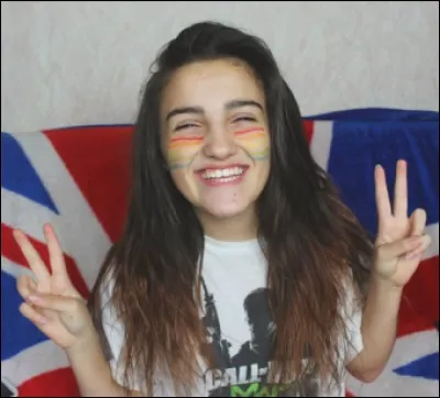 Sa première video est :