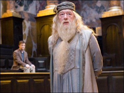 Le 2e prénom d'Albus Dumbledore est Perceval.