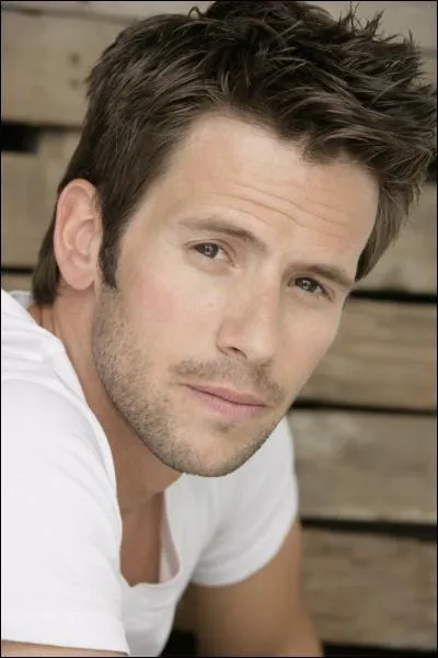 Quel personnage joue Christian Oliver ?