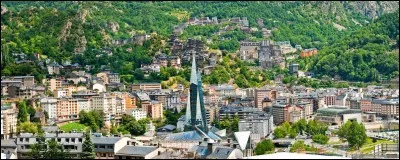 « L'Unité fait la Force » est la devise nationale d'Andorre.