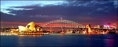 Comment s'appelle la reine qui règne en Australie ?