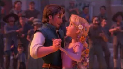 La princesse Disney aux longs cheveux blonds est amoureuse de :