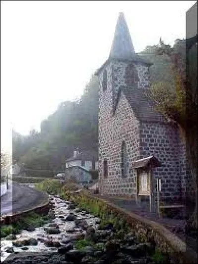 Velzic, commune de l'ancienne région Auvergne, se situe dans le département ...