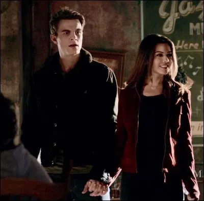 Que décide de faire Kol au sujet de Davina ?