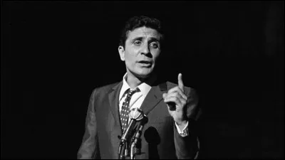 La Place Rouge était vide, devant moi marchait Nathalie ...