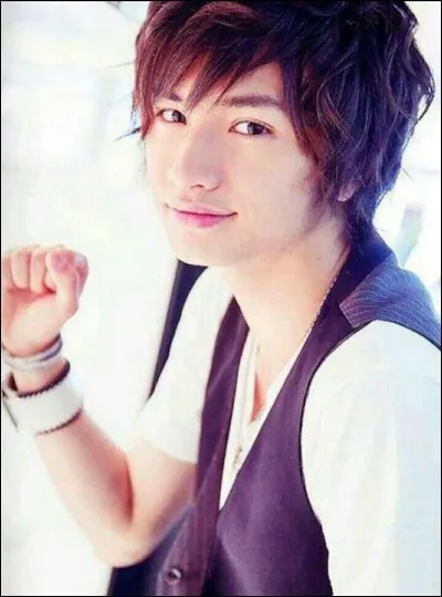 Qui est le plus &acirc;g&eacute; des membres ?