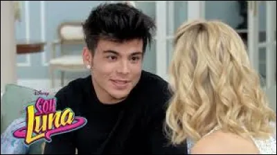 De qui Sebastián est-il amoureux ?