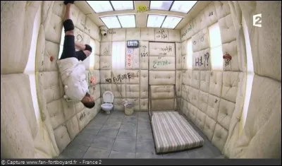 Quelle tenue doit enfiler le candidat dans cette nouvelle épreuve appelée "L'Asile" ?