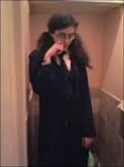 Qui est la fille des toilettes ?