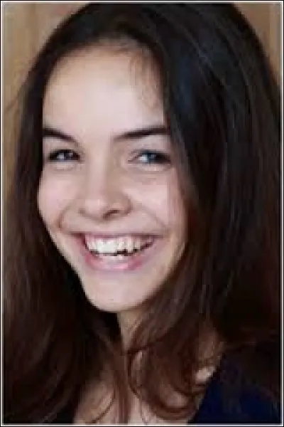 Comment s'appelle la fille qui fait sa voix en français dans Soy Luna ?