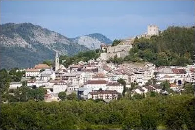 Village de l'arrondissement de Digne-les-Bains, Montclar se situe dans le d&eacute;partement ...