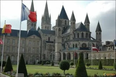 A quelle préfecture appartient cette abbaye ?