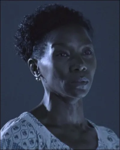 Comment s'appelle l'actrice qui joue le rôle de Jacqui dans la saison 1 ?