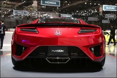 En quelle ann&eacute;e Honda d&eacute;cide-t-il de faire une deuxi&egrave;me g&eacute;n&eacute;ration de la NSX ?