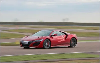 Quelle est la vitesse de pointe de cette voiture ?