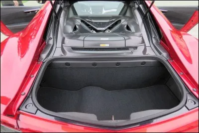 Connaissez-vous le volume du coffre de cette sportive de luxe ?