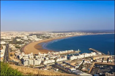 La ville Agadir se situe en Tunisie.