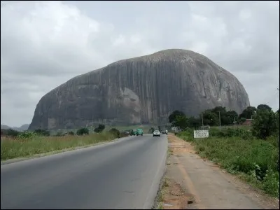 Comment s'appellent les habitants du Nigeria ?