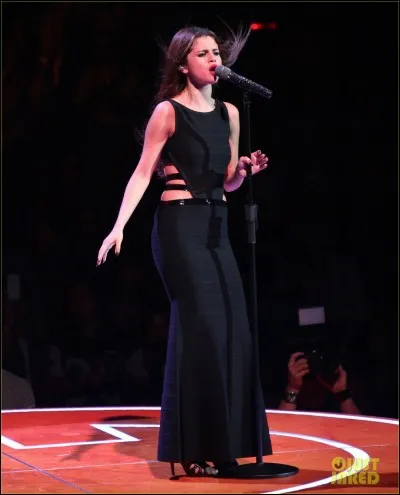 Pourquoi a-t-elle dû supprimer les dates du ''Stars Dance World Tour'' en Russie en 2013 ?