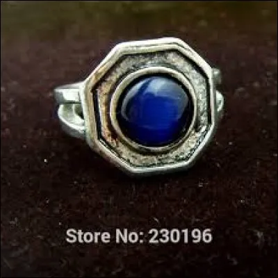 A qui appartient cette bague ?