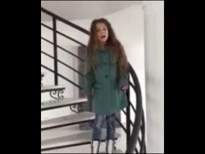 Qu'est-elle en train de chanter ?