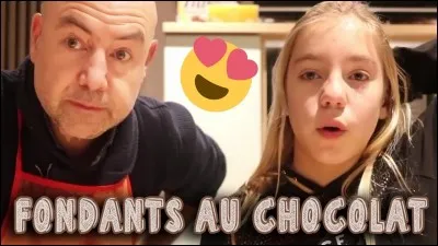 Quel est le nom de la chaîne YouTube de son père ?