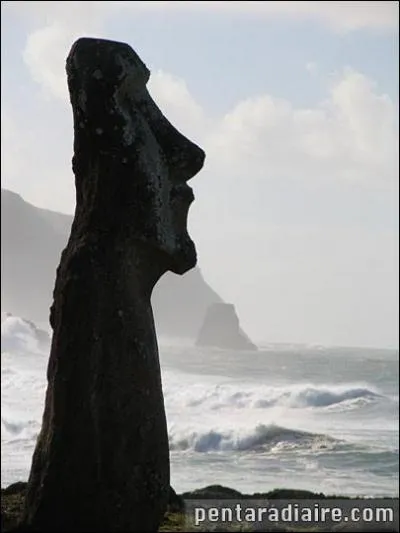 De quelle le provient cette statue ?