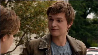 Qui est ce gar&ccedil;on qu'elle rencontre l&agrave;-bas ?