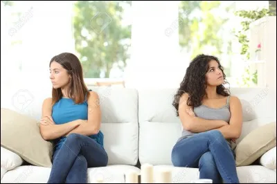 Ton amie a bien vu que tu n'étais pas emballé pour le film et s'énerve. Que fais-tu ?