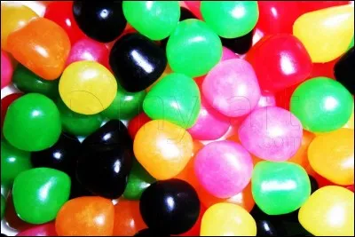 De quelle couleur sont les dragibus goût cola ?