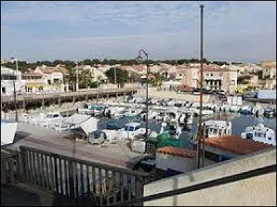 Nous partons nous détendre à Sausset-les-Pins. Station balnéaire azuréenne de l'arrondissement d'Istres, elle se situe dans le département ...