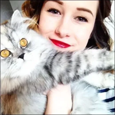 Comment s'appelle le chat d'Emma Verde ?