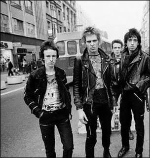 Avec Paul Simonon quel membre du groupe a t prsent du dbut  la fin?