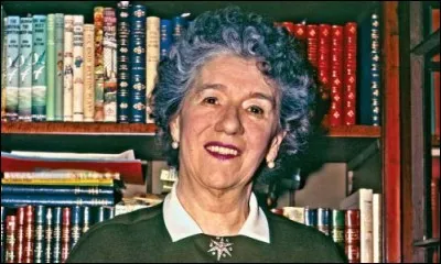 Quelle romancière anglaise est l'auteur prolifique du club des 5, du Clan des 7 et de la série des Oui-Oui ?