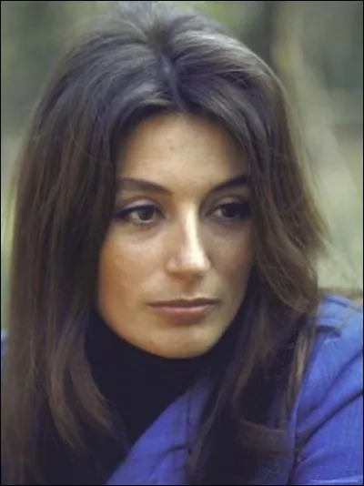 Quelle actrice joua dans la Dolce Vita, Huit et demi de Fellini et le Jugement dernier de Sica ?