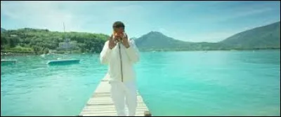 Quelle est la première phrase de la chanson ?