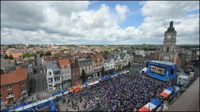 Quelle ville se situe le plus près de la ville d'Avion ?
