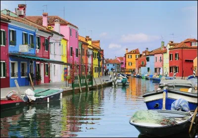 Le nom italien de Venise est "Venezia".