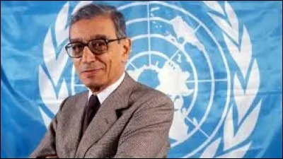 1er janvier 1992 - Quel homme politique succède à Javier Pérez de Cuéllar au poste de secrétaire général des Nations unies ?