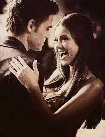 Stefan et Elena finissent-ils ensemble ?