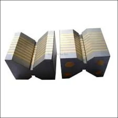 Connaissez-vous ces outils de fraisage ? Vous le saurez en insérant une lettre dans le mot "vs".