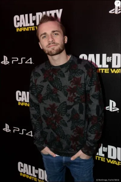 Qu'est-ce qu'on apprend sur Squeezie en mai 2017 ?