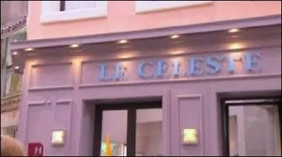 Combien de personnes travaillent au bar du Mistral ?