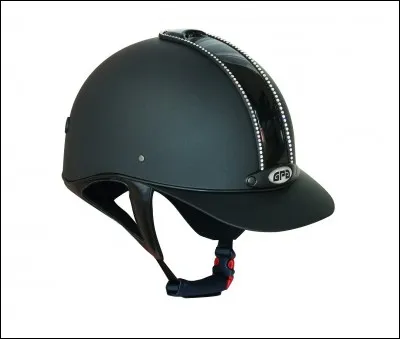 Un casque d'équitation est obligatoire.